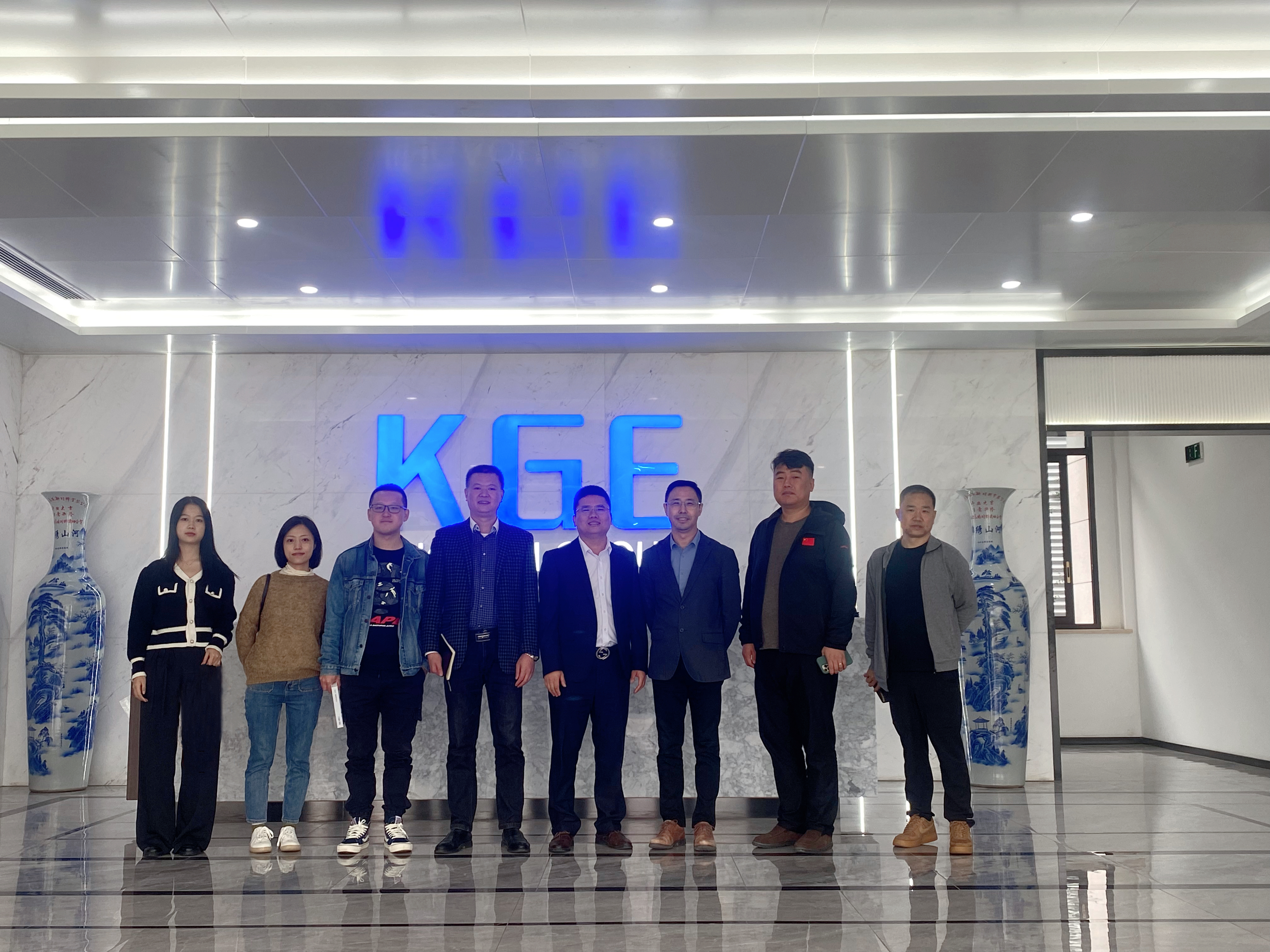 热烈欢迎新希望集团领导莅临KGE乐竞体育四川分公司实地参观考察